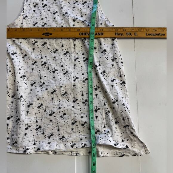 Old Navy Everywear Tank White Black Palm Trees Sleeveless Top Cotton Size Small - Picture 4 of 5